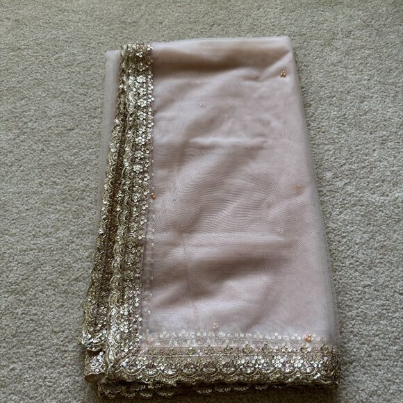 [NEW] Lashkaraa Nude and Gold Embroidered Lehenga XS - Picture 6 of 9